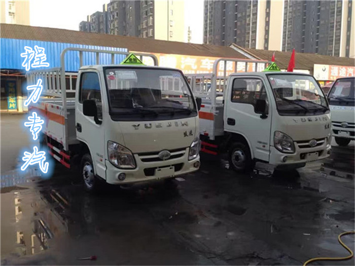 躍進(jìn)小福星氣瓶運(yùn)輸車(chē) 躍進(jìn)小福星氣瓶運(yùn)輸車(chē)