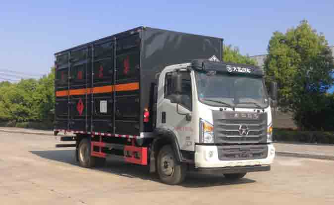 大運(yùn)危險(xiǎn)品易燃液體廂式運(yùn)輸車(chē) 大運(yùn)危險(xiǎn)品易燃液體廂式運(yùn)輸車(chē)