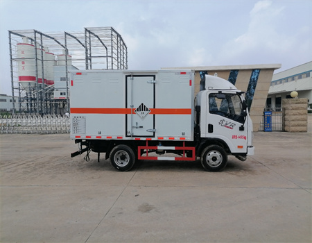 С�ͽ��Σ�U(xi��n)ƷΣ�U(xi��n)�U���ʽ�\(y��n)ݔ܇