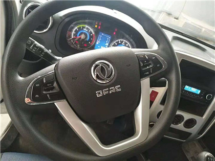 東風(fēng)途逸易燃?xì)怏w運輸車 (1).jpg